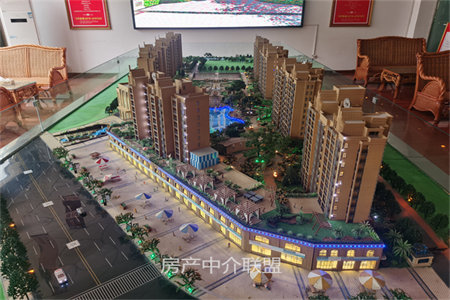 南湖碧桂园·翘楚上城3室2厅2卫56.2万119m2出售