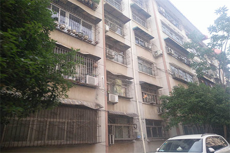 山水人家3室2厅1卫111m2精装修